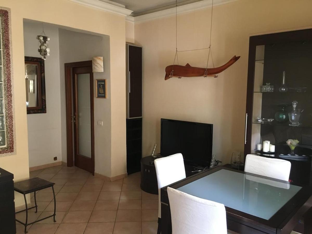 Casa Delfino - Appartamento Centro Storico A Due Passi Dalla Spiaggia & Mare, Porto & Ferrovia Civitavecchia Exteriör bild