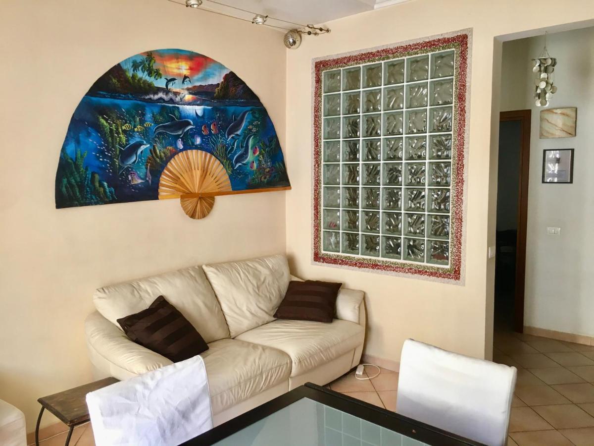 Casa Delfino - Appartamento Centro Storico A Due Passi Dalla Spiaggia & Mare, Porto & Ferrovia Civitavecchia Exteriör bild