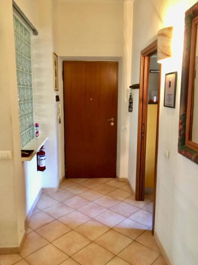 Casa Delfino - Appartamento Centro Storico A Due Passi Dalla Spiaggia & Mare, Porto & Ferrovia Civitavecchia Exteriör bild